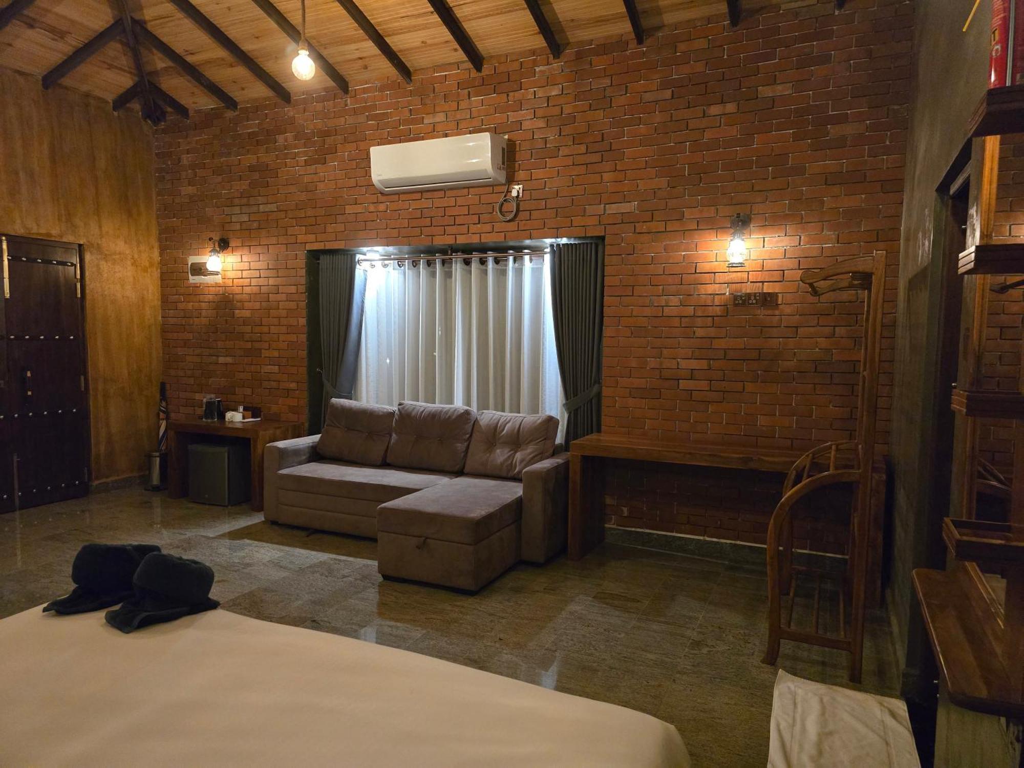 Ceylon Hotel