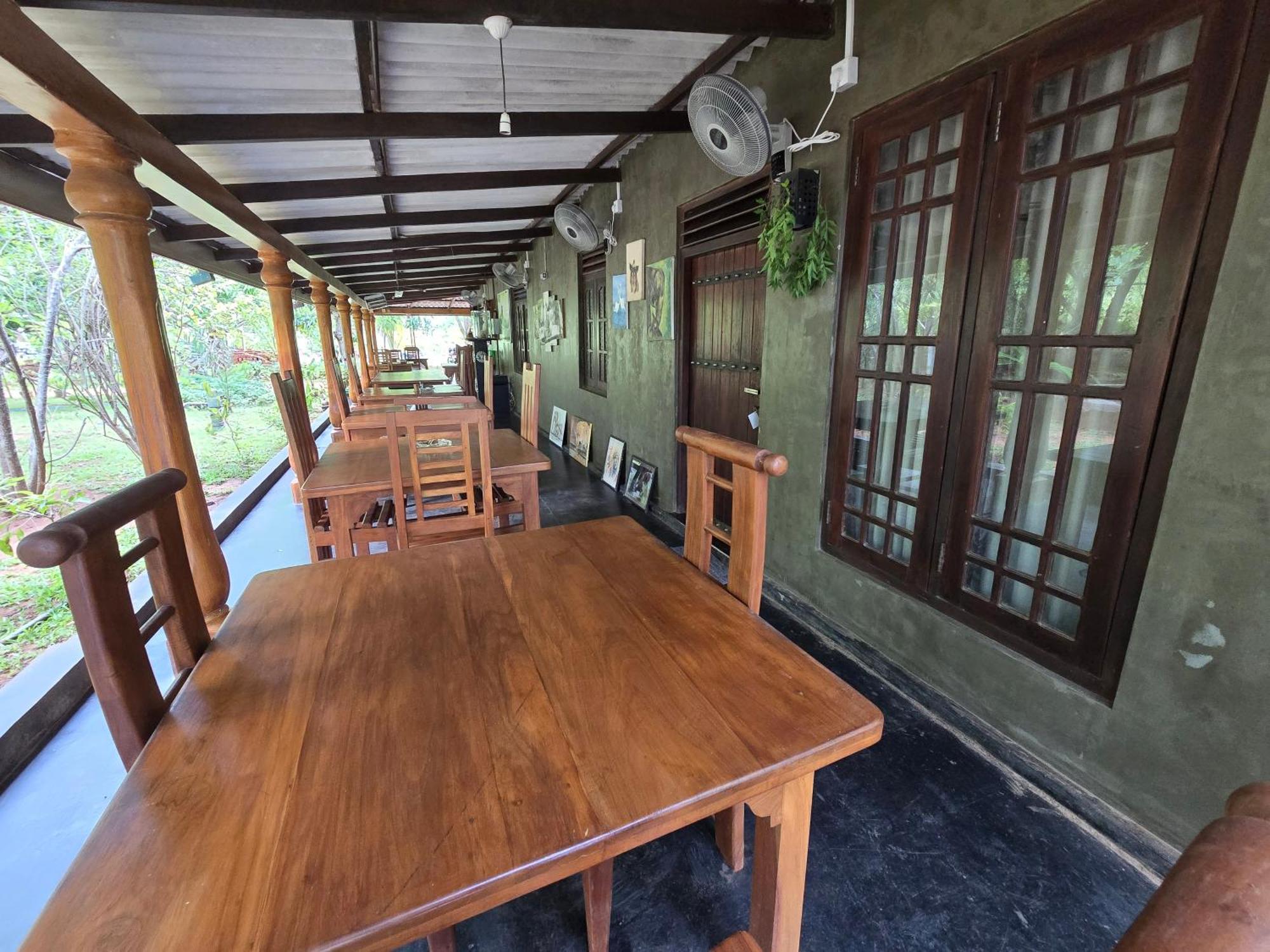 Ceylon Hotel 3*